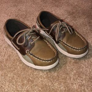 Boys shoes